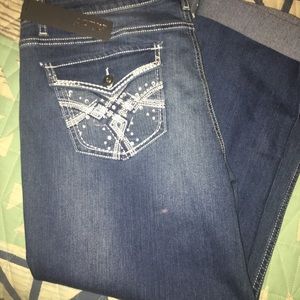 Apt 9 size 16 Capri NWT